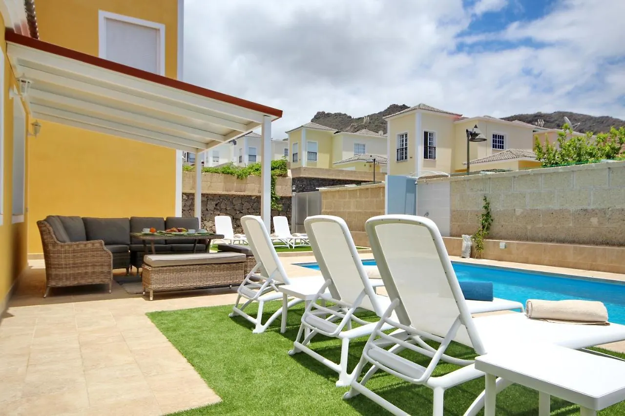 Amazing 5-Bedroom Villa In Costa Adeje
